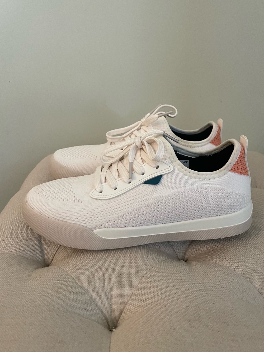 Vessi Women’s Weekend Waterproof Sneaker - Picture 4 of 11